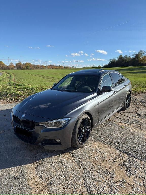 Grau Gebraucht 2015 BMW 320 Performance Limousine | 14.999 € (Teuer) - Bild 1/4