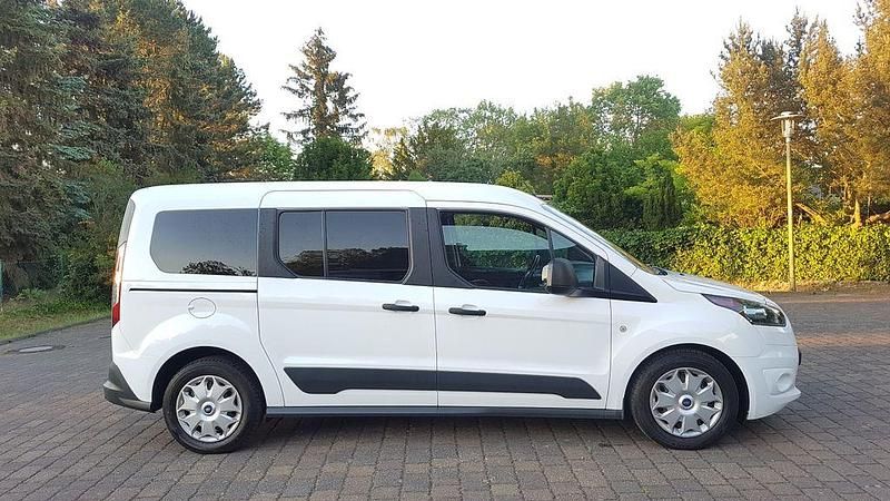 Gebraucht Ford Tourneo 120 PS (88 kW) 2017 Weiß Van / Kleinbus