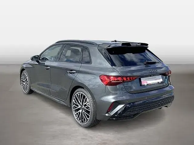 Gebraucht Audi A3 S-Line 150 PS (110 kW) 2024 Daytonagrau perleffekt Limousine