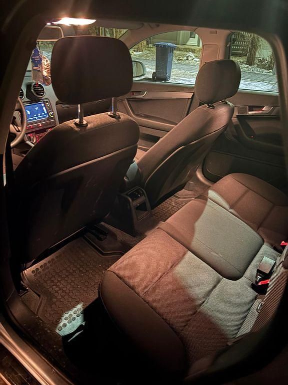 Gebraucht Audi A3 Ambiente 125 PS (91 kW) 2010 Silber Kleinwagen