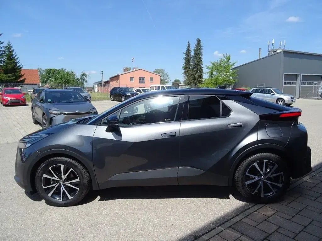 Gebraucht Toyota C-HR Team 140 PS (102 kW) 2024 Marlingrau metallic SUV