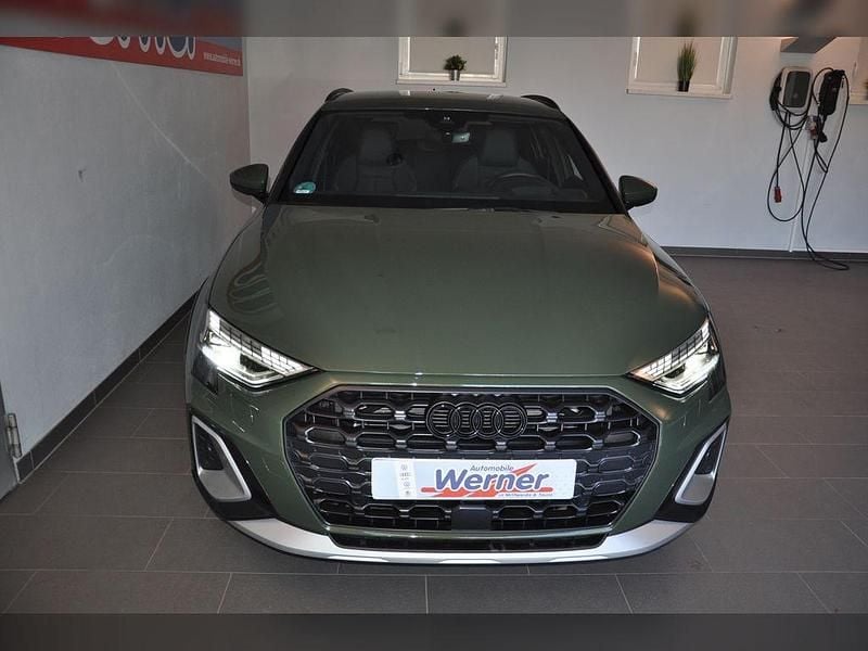 Gebraucht Audi A3 e-tron Ambiente 204 PS (150 kW) 2025 Distriktgrün metallic Kleinwagen