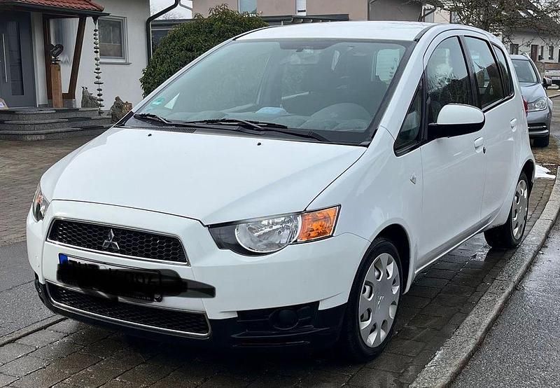 Gebraucht Mitsubishi Colt Motion 75 PS (55 kW) 2011 Weiß Kleinwagen