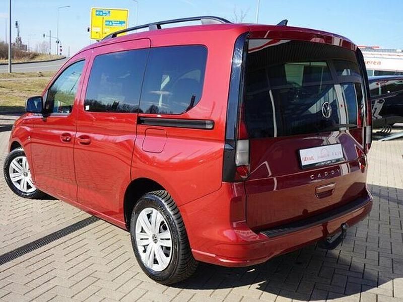 Gebraucht VW Caddy Basis 122 PS (89 kW) 2021 Fortanarot Van / Kleinbus