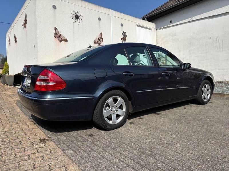 Gebraucht Mercedes E320 Elegance 224 PS (164 kW) 2003 Schwarz Limousine