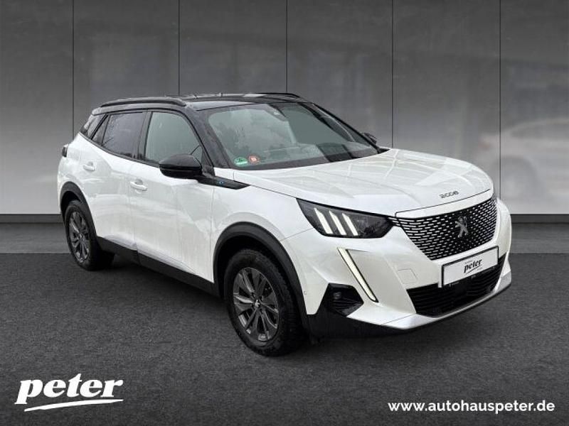 Gebraucht Peugeot e-2008 GT 100 kW (136 PS) 2021 Met. perlmutt weiß (metallic) SUV