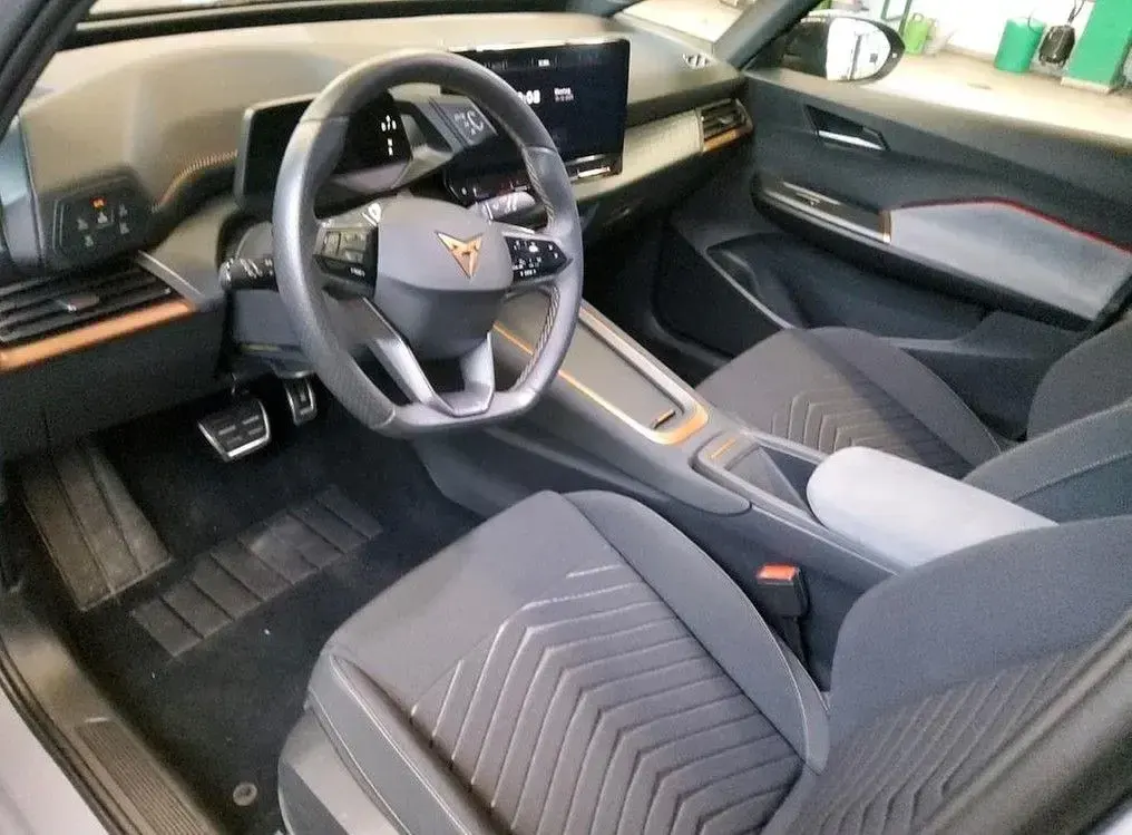 Second-hand Cupra Born 150 kW (204 CP) 2023 Gri Hatchback
