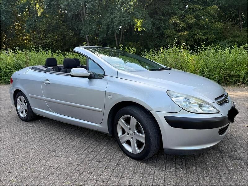Silber Gebraucht 2004 Peugeot 307 CC Cabrio | 1.200 € (Superpreis) - Bild 1/4