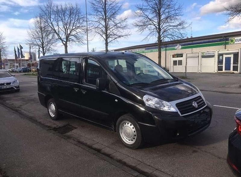 Schwarz Gebraucht 2015 Fiat Scudo Van / Kleinbus | 12.000 € - Bild 1/4