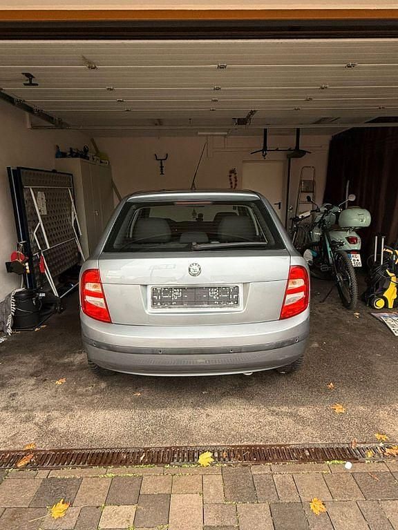 Gebraucht Skoda Fabia Classic 75 PS (55 kW) 2005 Silber Limousine