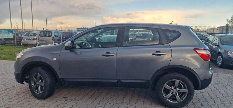 Gebraucht Nissan Qashqai Acenta 131 PS (96 kW) 2013 Grau SUV
