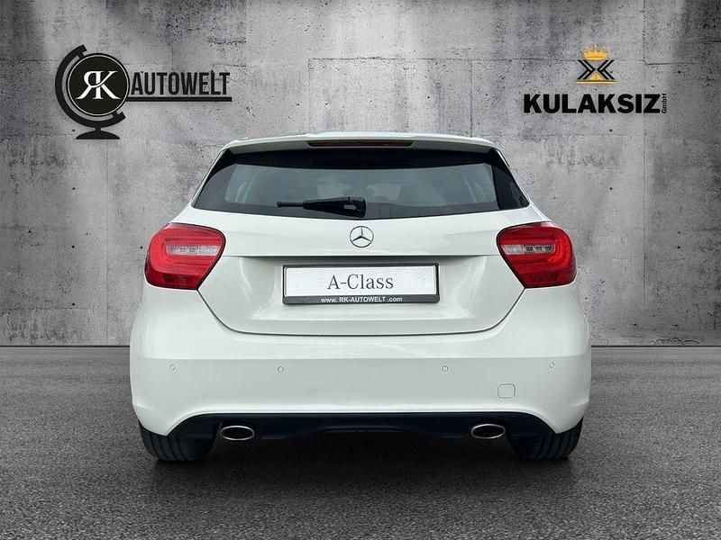 Gebraucht Mercedes A250 Urban 211 PS (155 kW) 2015 Weiß Limousine