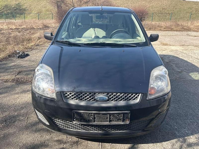Gebraucht Ford Fiesta Ambiente 60 PS (44 kW) 2007 Schwarz Kleinwagen
