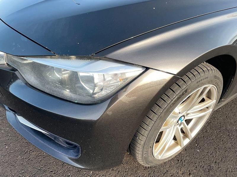 Gebraucht BMW 320 Sport Line 190 PS (139 kW) 2015 Grau Kombi