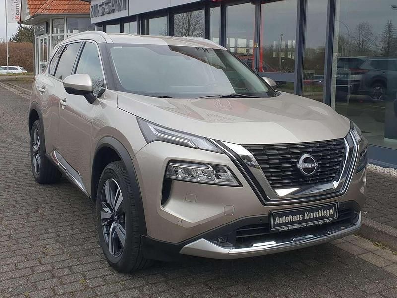Gebraucht Nissan X-Trail Tekna 163 PS (119 kW) 2024 Champagne silver SUV