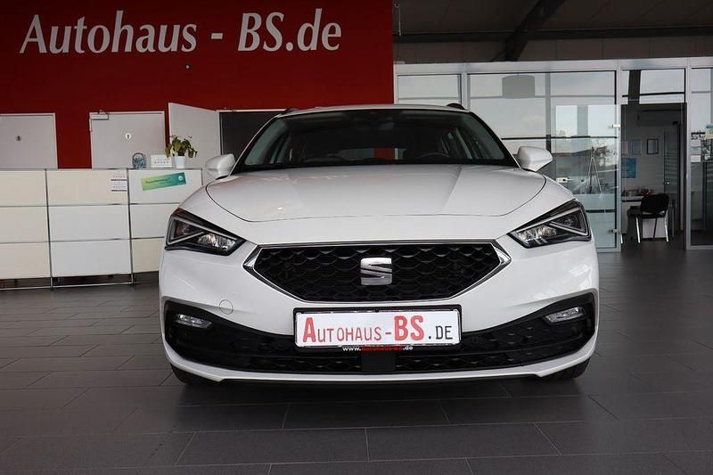 Second-hand Seat Leon 150 CP (110 kW) 2022 Alb Berlinǎ