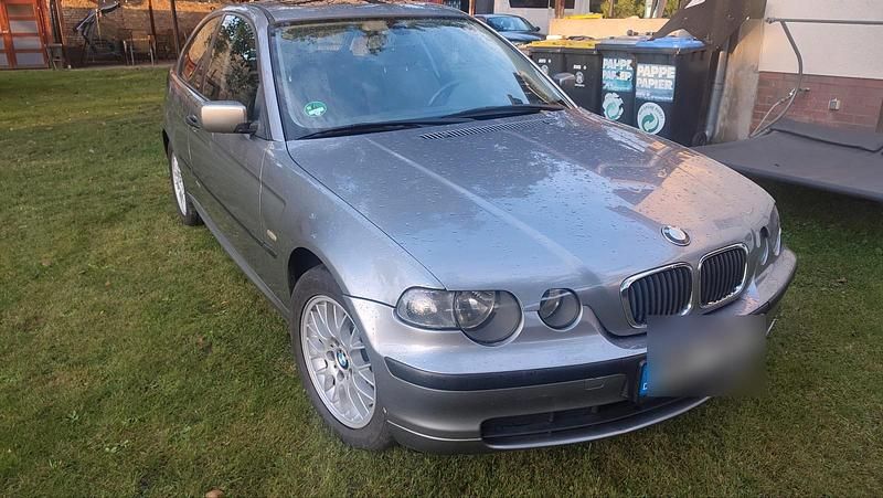 Silber Gebraucht 2004 BMW 316 Compact Kleinwagen | 1.300 € (Superpreis) - Bild 1/4