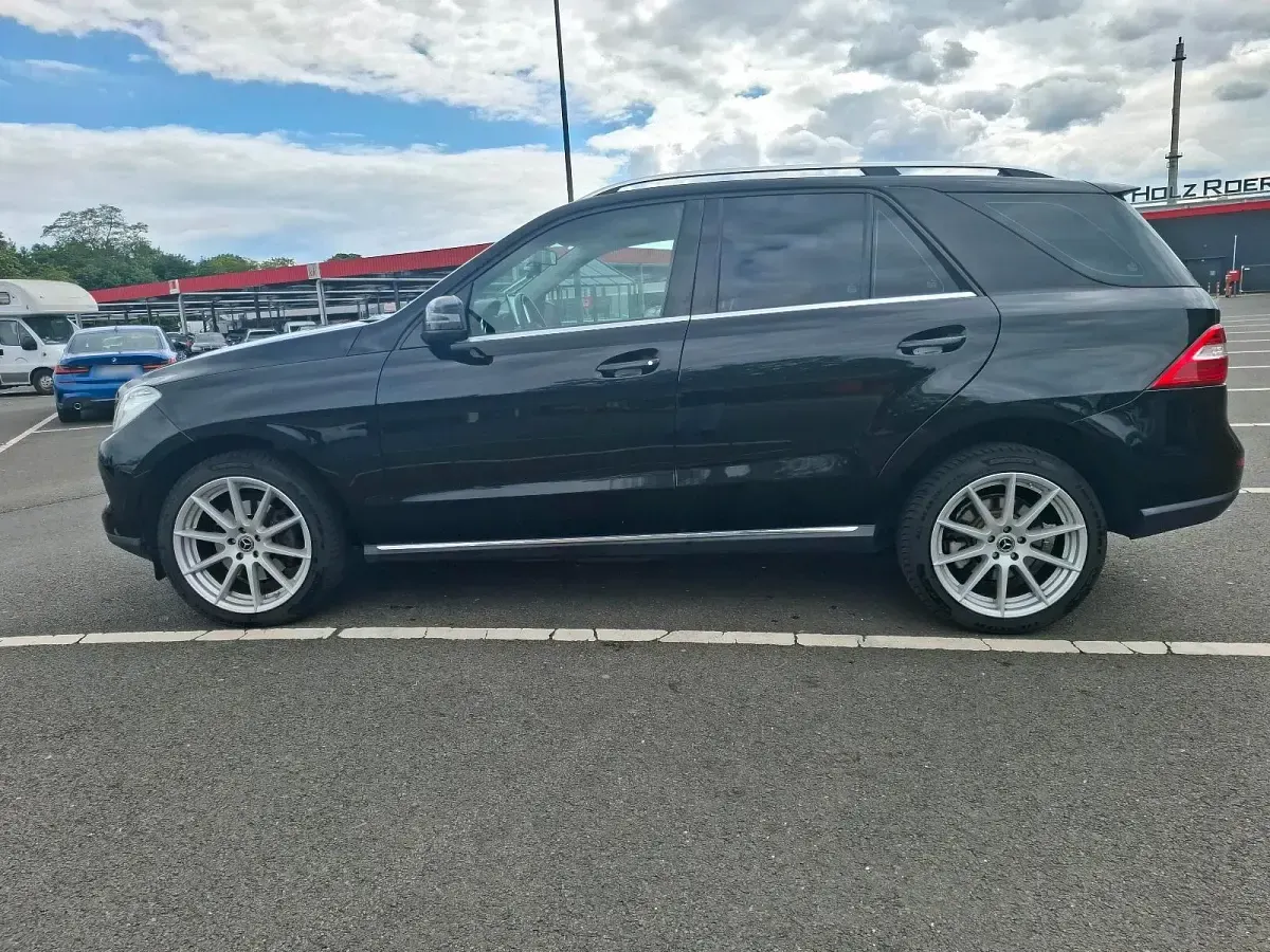 Gebraucht Mercedes ML350 258 PS (189 kW) 2014 Schwarz SUV