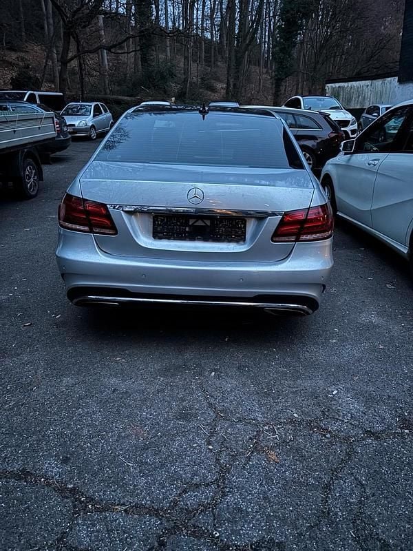 Gebraucht Mercedes E200 136 PS (100 kW) 2015 Silber Limousine