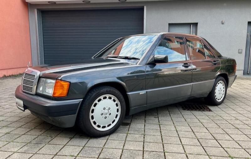 Grau Gebraucht 1991 Mercedes 190 Sportline Limousine | 10.500 € - Bild 1/4