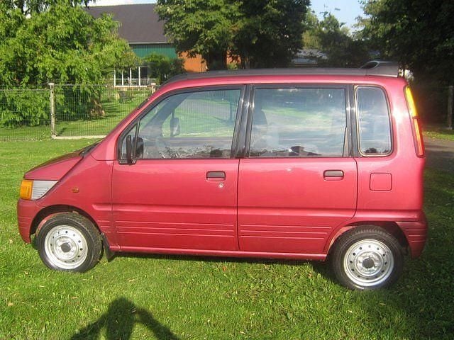 Gebraucht Daihatsu Move 56 PS (41 kW) 1998 Rot metallic Van / Kleinbus