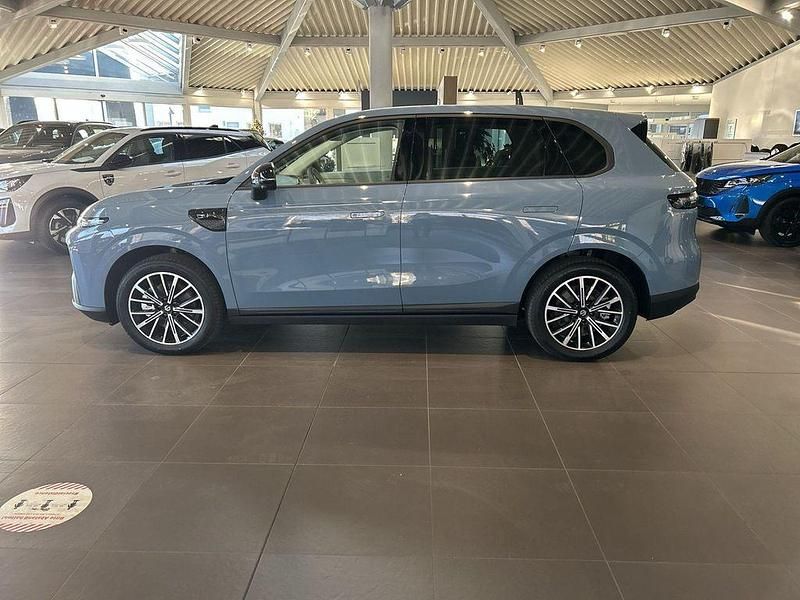 Neu Leapmotor B10 160 kW (218 PS) 2025 Blau SUV