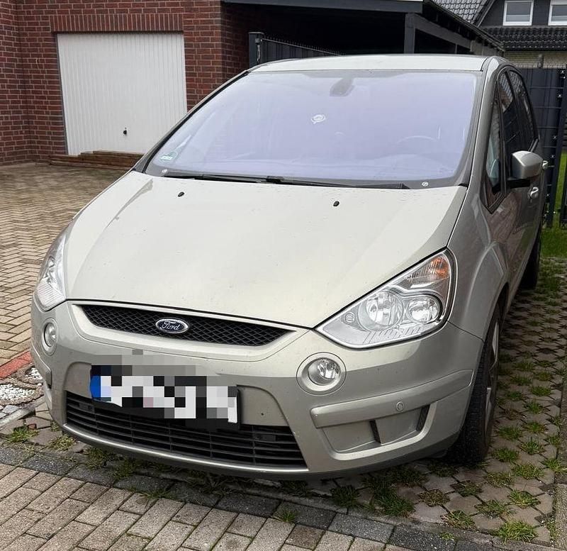 Silber Gebraucht 2009 Ford S-MAX Titanium Van / Kleinbus | 4.949 € (Fairer Preis) - Bild 1/4