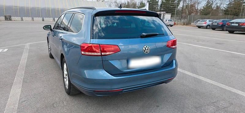 Gebraucht VW Passat Comfortline 150 PS (110 kW) 2015 Blau Kombi