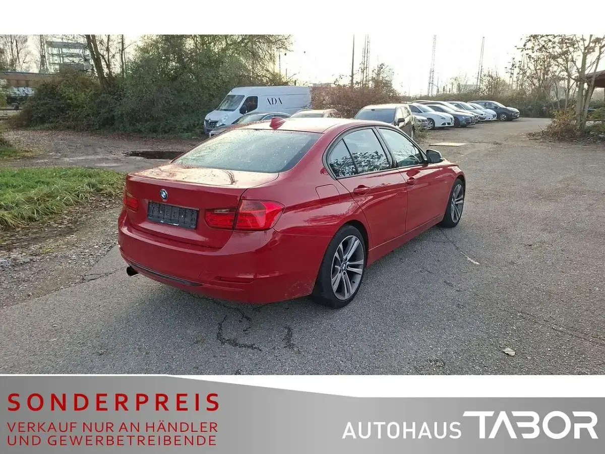 Gebraucht BMW 320 Sport Line 184 PS (135 kW) 2013 Melbournerot metallic Limousine