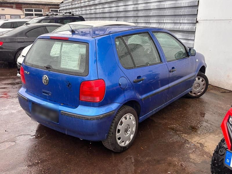 Blau Gebraucht 2000 VW Polo Kleinwagen | 390 € (Guter Preis) - Bild 1/2