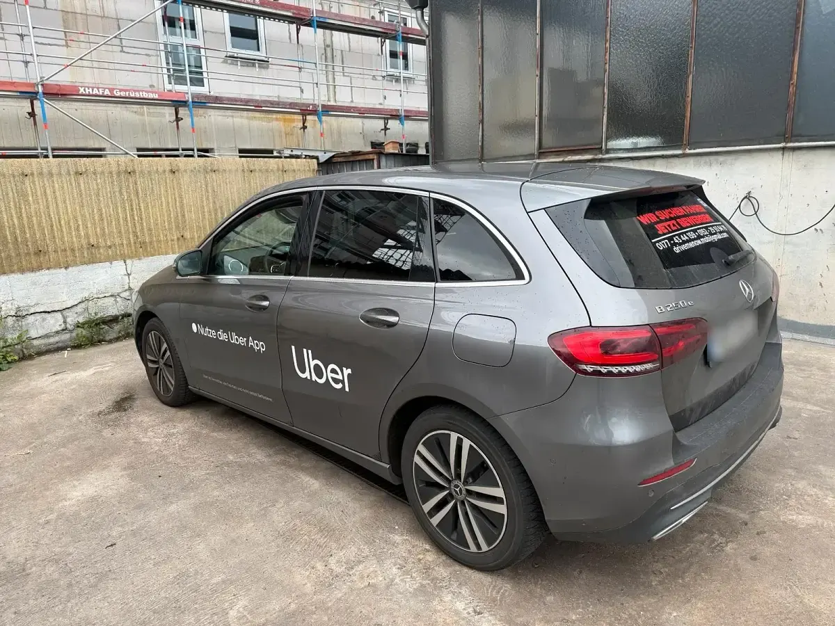 Gebraucht Mercedes B250 2021 Grau Van / Kleinbus