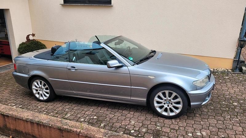 Grau Gebraucht 2005 BMW 318 Cabriolet Cabrio | 8.950 € (Etwas zu teuer) - Bild 1/4