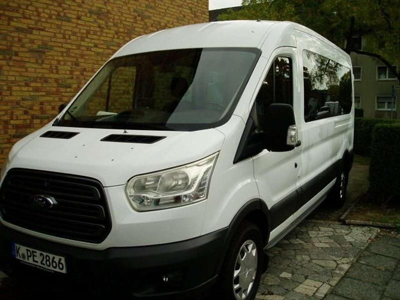 Weiß Gebraucht 2017 Ford Transit Trend Van | 17.900 € (Teuer) - Bild 1/4
