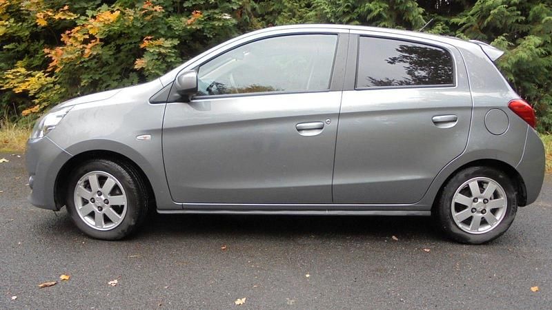 Grau Gebraucht 2016 Mitsubishi Space Star Top Kleinwagen | 3.950 € (Superpreis) - Bild 1/4