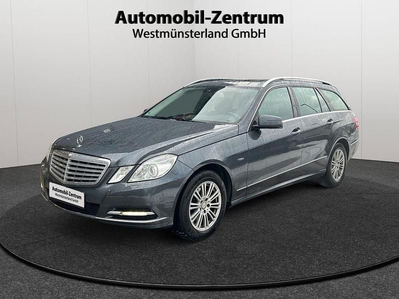 Gebraucht Mercedes E220 Elegance 170 PS (125 kW) 2012 Tenoritgrau Kombi