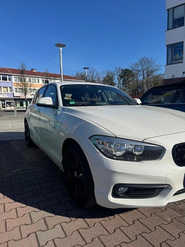 Gebraucht BMW 116 Advantage 116 PS (85 kW) 2015 Weiß Kleinwagen