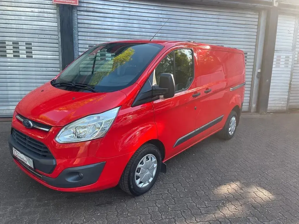 Gebraucht Ford Transit Custom Trend 131 PS (96 kW) 2017 Rot Van / Kleinbus