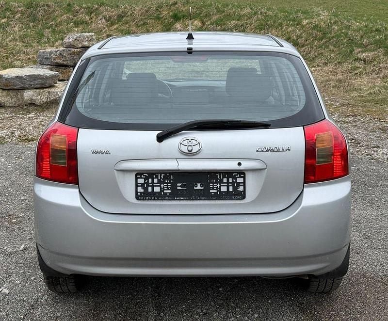 Gebraucht Toyota Corolla 110 PS (80 kW) 2003 Silber Limousine