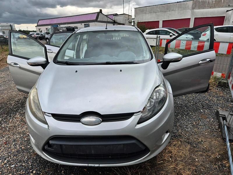 Silber Gebraucht 2009 Ford Fiesta Kleinwagen | 1.399 € (Superpreis) - Bild 1/4