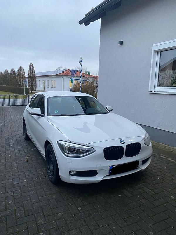 Weiß Gebraucht 2014 BMW 118 Kleinwagen | 7.500 € (Guter Preis) - Bild 1/4