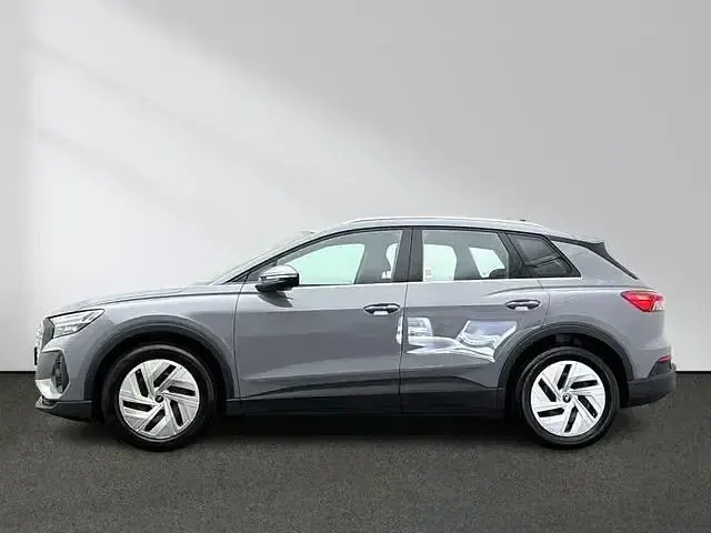 Gebraucht Audi Q4 e-tron Comfort 125 kW (170 PS) 2023 Kieselgrau SUV