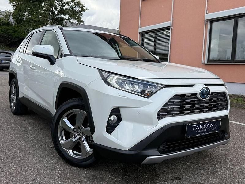 Weiß Gebraucht 2020 Toyota RAV4 Hybrid Team SUV | 29.990 € (Fairer Preis) - Bild 1/4