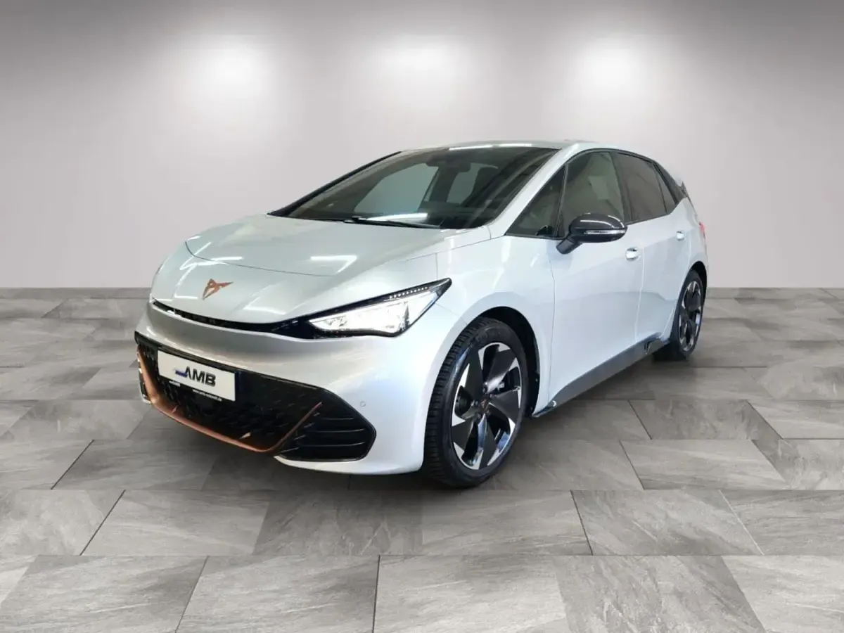 Używany Cupra Born e-Boost 169 kW (231 KM) 2025 Srebrny Hatchback