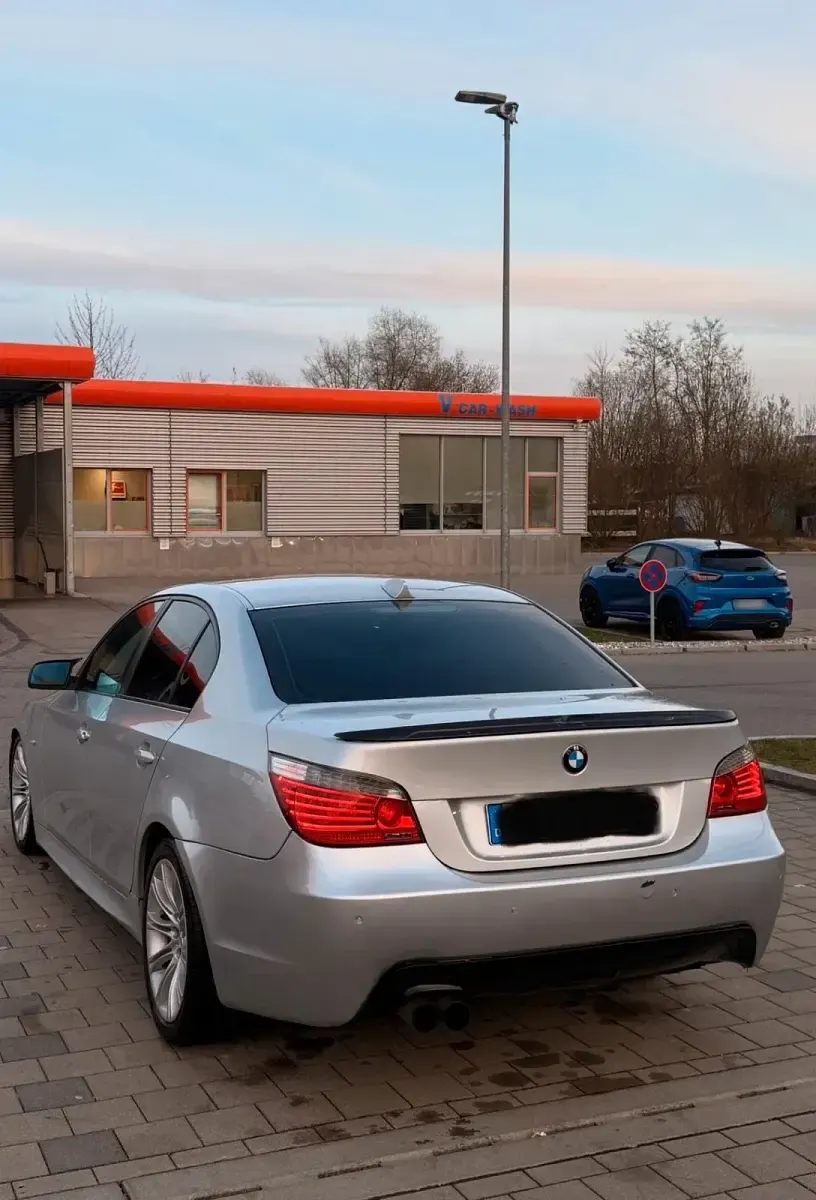Gebraucht BMW 523 Shadowline 190 PS (139 kW) 2008 Silber Limousine