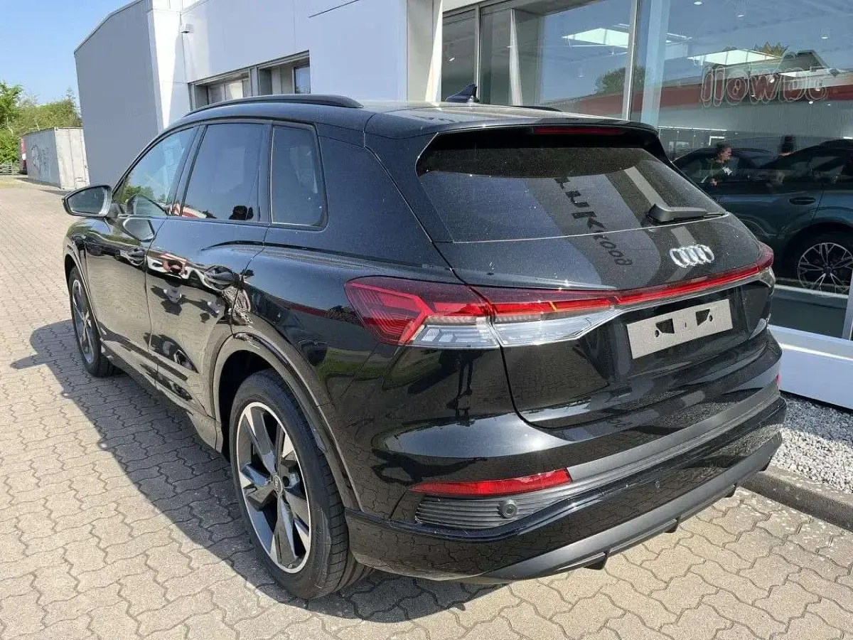 Neu Audi Q4 e-tron S-Line 210 kW (286 PS) 2026 Mythosschwarz metallic SUV
