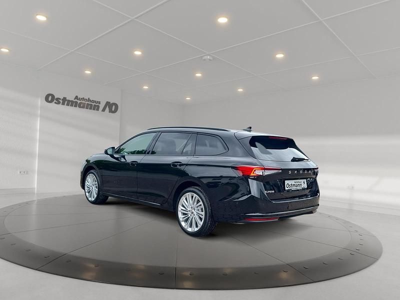 Gebraucht Skoda Superb 150 PS (110 kW) 2025 Ebony schwarz Kombi