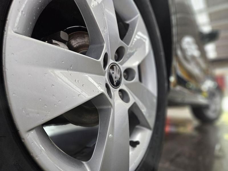 Neu Skoda Kamiq 116 PS (85 kW) 2026 Schwarz SUV