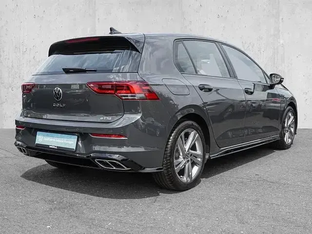Gebraucht VW Golf VIII R-line 131 PS (96 kW) 2024 Uranograu (metallic) Limousine