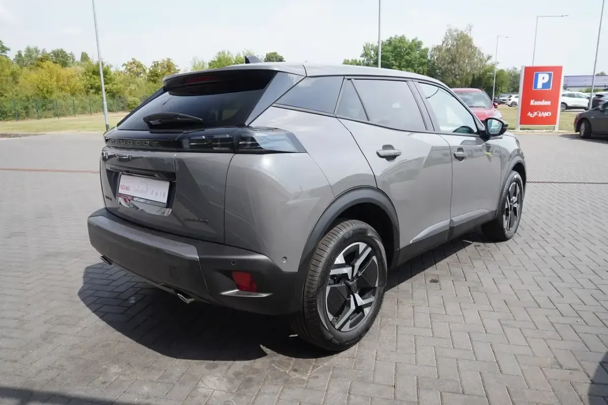 Neu Peugeot 2008 145 PS (106 kW) 2026 Grau SUV