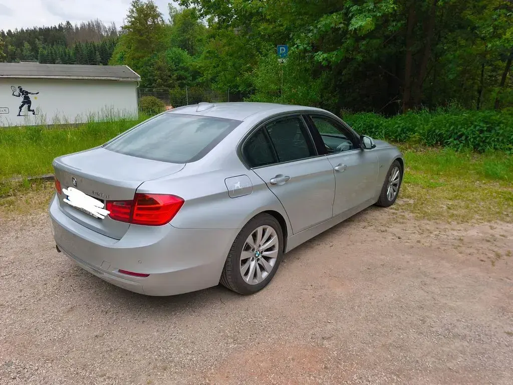 Gebraucht BMW 320 Luxury Line 184 PS (135 kW) 2013 Silber Limousine
